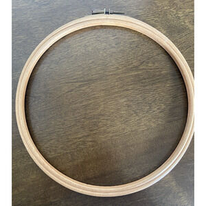 vintage 8.5" round wood embroidery needlework quilting hoop with screw